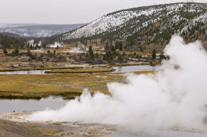 Images Dated 5th October 2007: Firehole River, Yellowstone National Park, UNESCO World Heritage Site, Wyoming