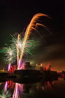 Night Time Gallery: Fireworks, Caerphilly Castle, Caerphilly, South Wales, United Kingdom, Europe