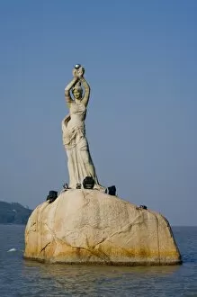Images Dated 21st November 2008: Fisher girl statue, , Zhuhai, Guangdong, China, Asia