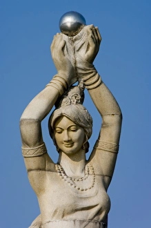 Images Dated 21st November 2008: Fisher girl statue, Zhuhai, Guangdong, China, Asia