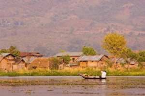 Fisherman on Inle Lake, Shan States, Myanmar (Burma), Asia