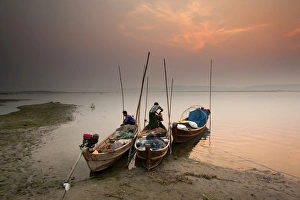 Fishermen Prints: Fisherman prepare to set out, Irrawaddy River, Myanmar (Burma), Asia