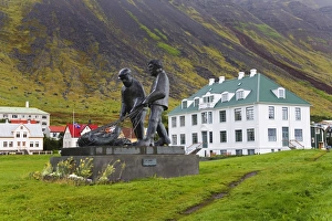 Isafjordur Prints: Fishermans Memorial
