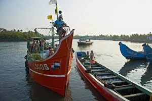 Cochin Prints: Fishermen, Cochin, Kerala, India, Asia