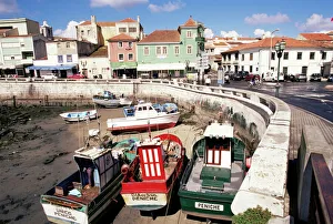 Portuguese Prints: Fishing boats at low tide