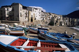 Fishing harbour and Porta Pescara beyond