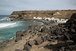 Black Sand Prints: Fishing village of Los Molinos