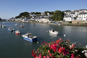 Traditionally French Prints: Fishing village beside Riviere de Morlaix, Le Dourduff en Mer, Finistere, Brittany