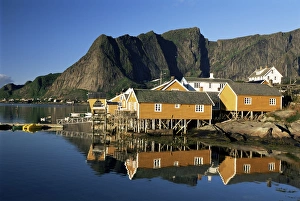 Fishing village on Sakrisoya Island