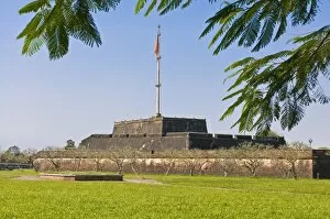 Images Dated 27th December 2009: Flag tower in the Citadel, Hue, Vietnam, Indochina, Southeast Asia, Asia