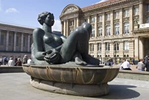 Images Dated 22nd April 2009: Floozie in the Jacuzzi, nickname for the 1993 figure in Victoria Square in front of the Town Hall