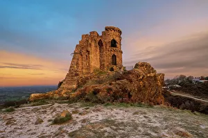 Staffordshire Prints: The Folly at Mow Cop on a winter morning