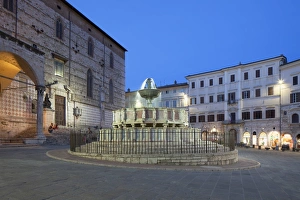 Piazza Prints: Fontana Maggiore in Piazza IV Novembre at dusk, Perugia, Umbria, Italy, Europe