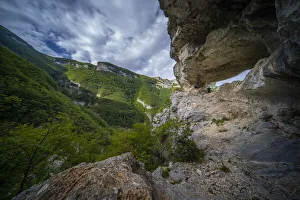 Fontarca cave, Monte Nerone, Apennines, Marche, Italy, Europe