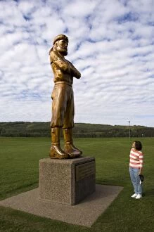 Images Dated 16th August 2005: Twelve foot Davis Statue, Peace River, Alberta, Canada, North America