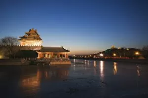 Images Dated 12th February 2008: Forbidden City Palace Museum moat and Jingshan Park pavilions illuminated at night