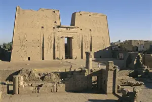 Forecourt and pylon, the temple of Horus, archaeological site, Edfu, Egypt