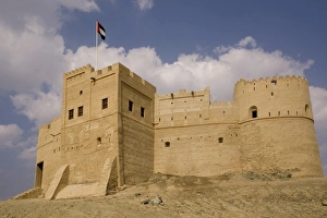 Images Dated 27th November 2008: Fort, Fujairah, United Arab Emirates, Middle East