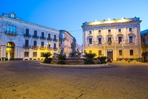 Syracuse Prints: The Fountain of Artemis in Archimedes Square at night