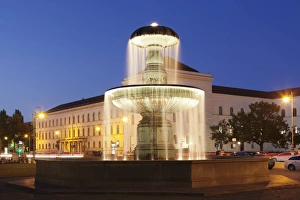 Munich Prints: Fountain at Geschwister-Scholl-Platz, Ludwig-Maximilian-University, Ludwigstrasse
