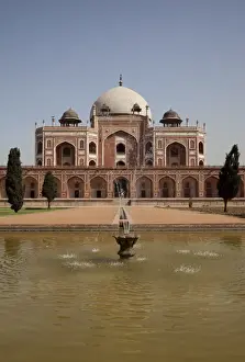 Mughal Prints: Fountain, Humayuns Tomb, UNESCO World Heritage Site, Delhi, India, Asia