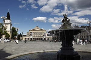 Images Dated 18th June 2009: Fountain and Neo-Classical Tampere Theatre, Central Square, Tampere City