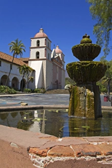 Images Dated 14th July 2009: Fountain, Old Mission Santa Barbara, Santa Barbara City, California, United States of America
