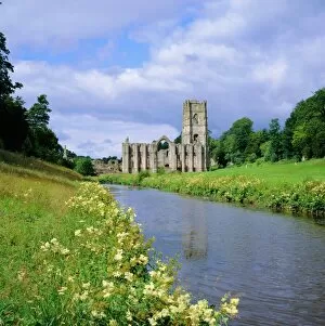 River Bank Collection: Fountains Abbey, North Yorkshire, England, UK, Europe