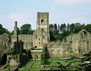 Preceding Collection: Fountains Abbey, UNESCO World Heritage Site, Yorkshire, England, United Kingdom, Europe
