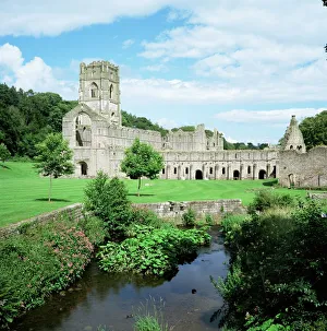 Fountains Abbey, UNESCO World Heritage Site, Yorkshire, England, United Kingdom, Europe