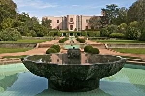 Images Dated 4th October 2009: Fountains and basins in the gardens of Serralves Foundation Museum of Modern Art