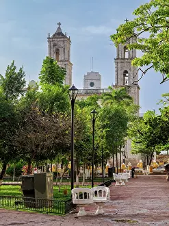 Stroll Prints: Francisco Canton Rosado Park and Cathedral of San Servacio
