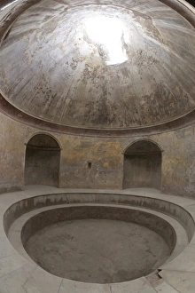 Images Dated 25th April 2010: Frigidarium in the Forum Baths, Pompeii, UNESCO World Heritage Site, Campania