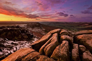 Images Dated 10th December 2011: Frosty winter sunrise, Froggatt and Curbar Edge, Peak District National Park, Derbyshire, England