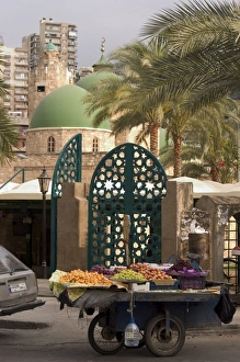Images Dated 21st January 2000: Fruit sellers cart