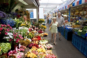 Alt Stadt Prints: Fruit, vegetable and flower market in the Altstadt (Old Town)
