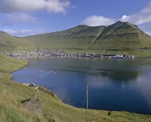 Images Dated 21st September 2009: Fuglafjordur, under Borgin hill, 571 m, Esturoy Island, Faroe Islands (Faroes)