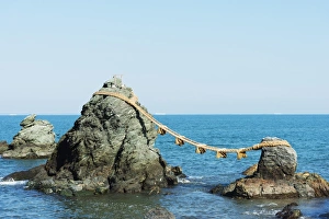 Futaminoura rocks, Meoto-Iwa (Wedded Rocks), Mie Prefecture, Honshu, Japan, Asia