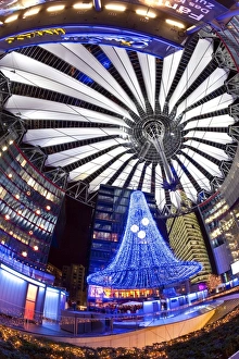 Images Dated 15th December 2009: Futuristic design of the Sony Center in Potsdamer Platz, illuminated at Christmas