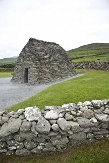 Images Dated 13th June 2008: Gallarus Oratory, an early Christian stone building, County Kerry, Munster