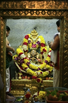 Images Dated 18th February 2006: Ganesh Temple, Kuala Lumpur, Malaysia, Southeast Asia, Asia