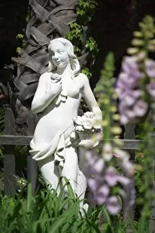 Images Dated 29th April 2007: Garden Statue, Los Rios Historic District, San Juan Capistrano, Orange County