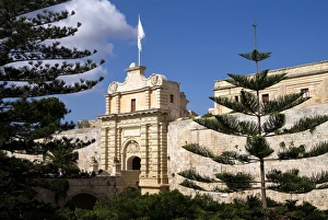Images Dated 9th October 2005: gate to old town, Mdina, Malta, Mediterranean, Europe