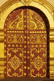 Images Dated 26th December 2010: The gate of Pha That Luang, symbol of the Laos sovereignty, Buddhist religion