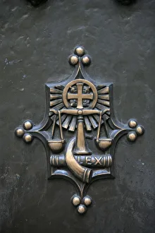 Images Dated 13th October 2006: Front gate sculpture of Justice, St. Patricks Cathedral, New York