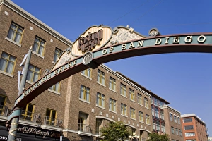 Images Dated 15th December 2010: Gateway arch in the Gaslamp Quarter, San Diego, California, United States of America