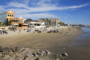 Images Dated 9th January 2009: Gaviotas Beach at the Golden Zone, Mazatlan, Sinaloa State, Mexico, North America