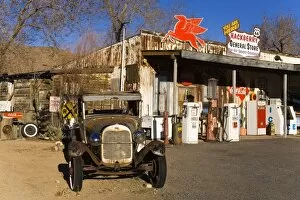 Images Dated 16th February 2007: General Store and Route 66 Museum, Hackberry, Arizona, United States of America
