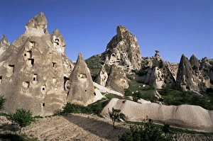 Images Dated 25th January 2000: General view of Uchisar