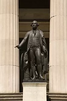 Images Dated 14th May 2007: George Washington statue at Federal Hall, Lower Manhattan, New York City